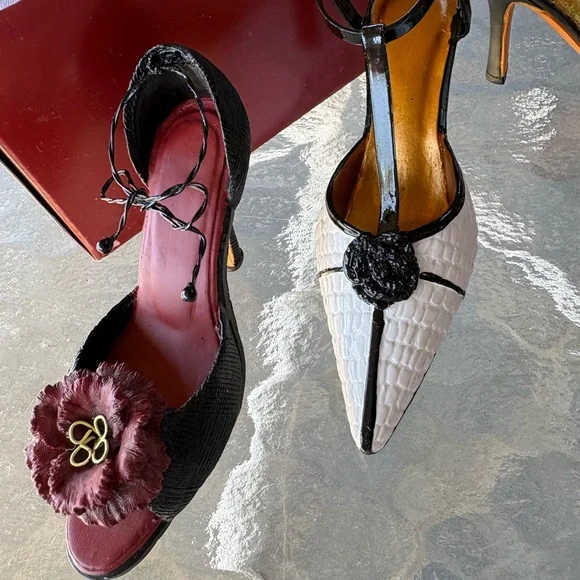 "Just the right shoe" shoe collectibles, two sets of four so eight total NIB - Picture 3 of 8